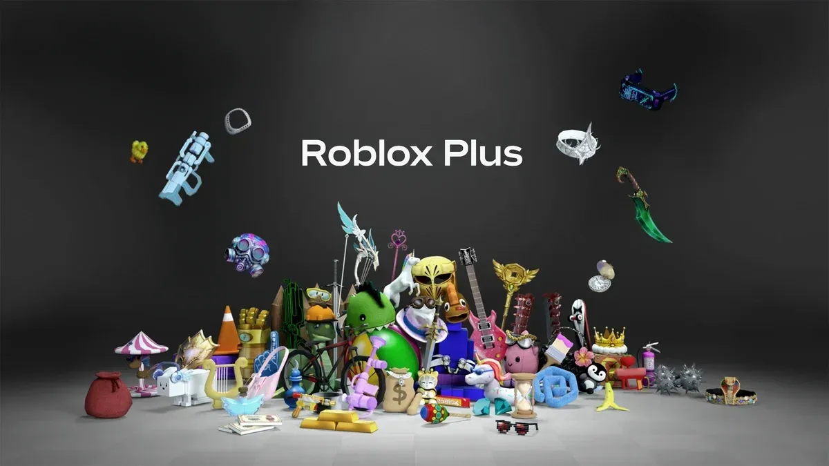 Вещи для аватара Roblox и надпись Roblox Plus